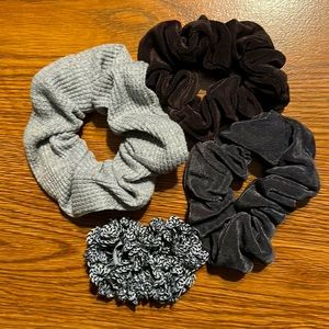 4 pc hair scrunchies.